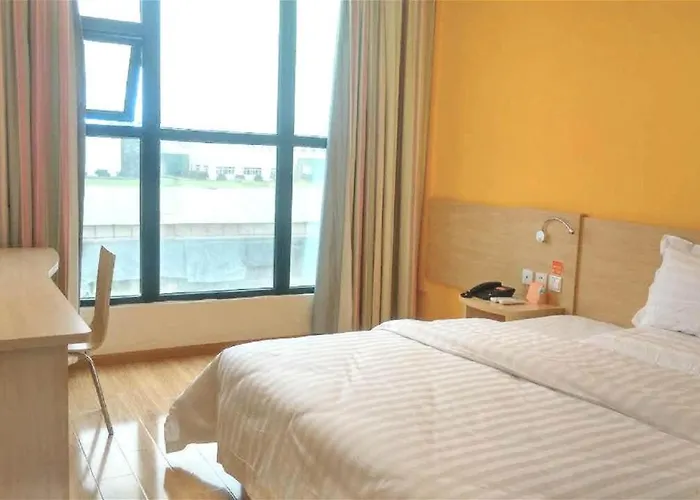 7Days Inn Langzhong Seven Mile Avenue
